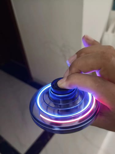 🔥2025 Hot Sales-49% OFF 🛸 Magical Flying Spinner🎁